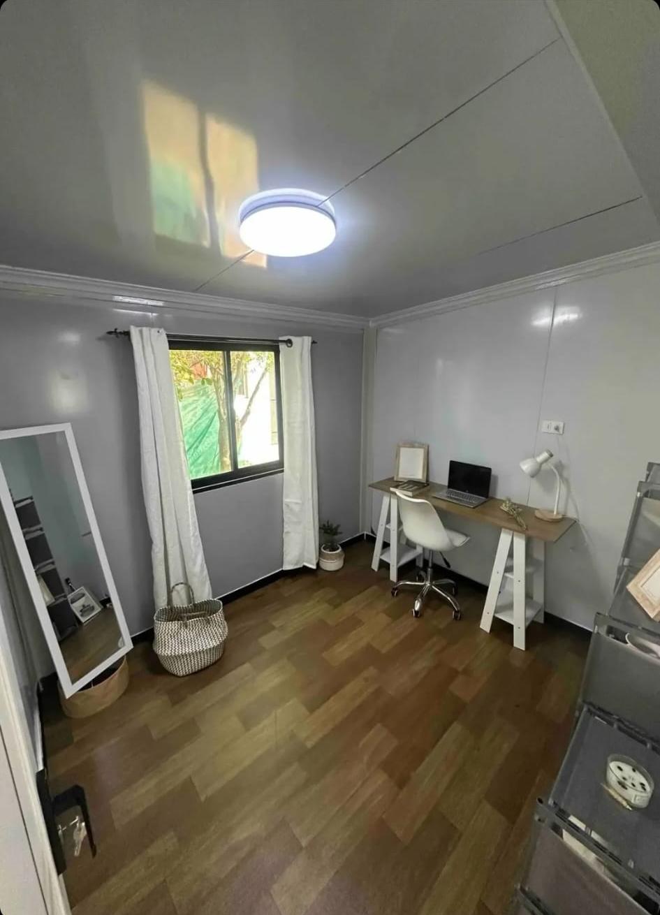 Mibremar interior — oficina/dormitorio
